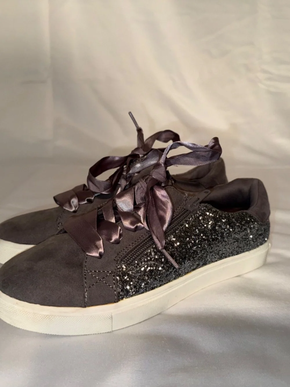 Gray Glitter Sneakers Satin Ribbon Laces Side Zip Girls Size 3 NWT